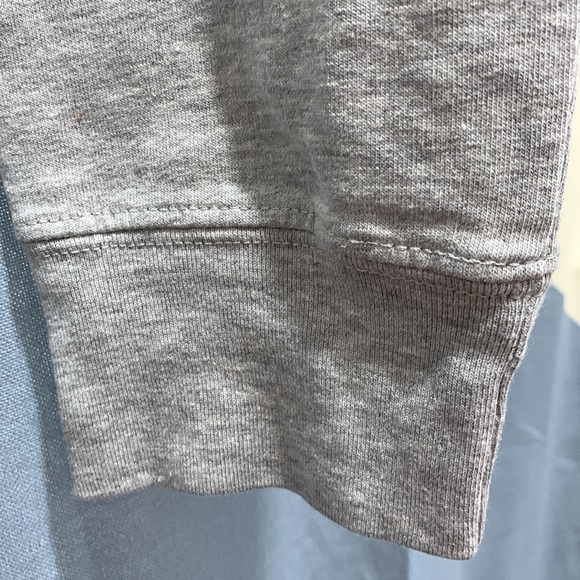 NWT Goodlife gray Sweater Hoodie Printed " NO BS"
Dr. Barbara Sturm Size M - Picture 7 of 7